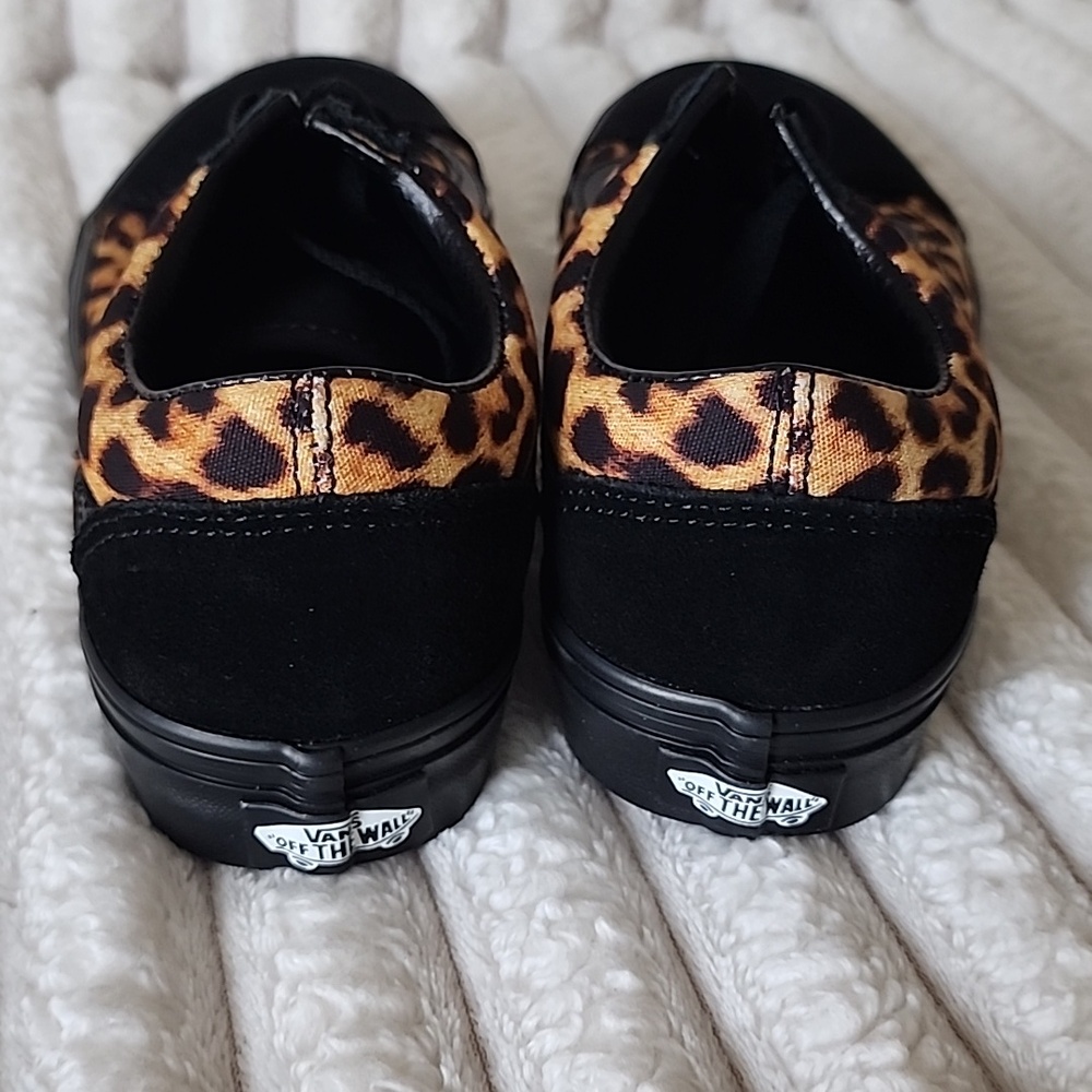 Vans Old Skool Leopard Print Low-Top Sneakers with Black  Accents - Picture 4 of 6